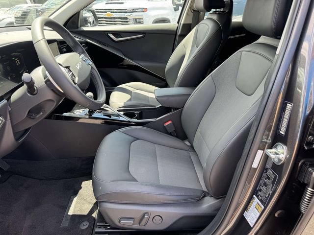 Used 2023 Kia Niro EX FWD image 13