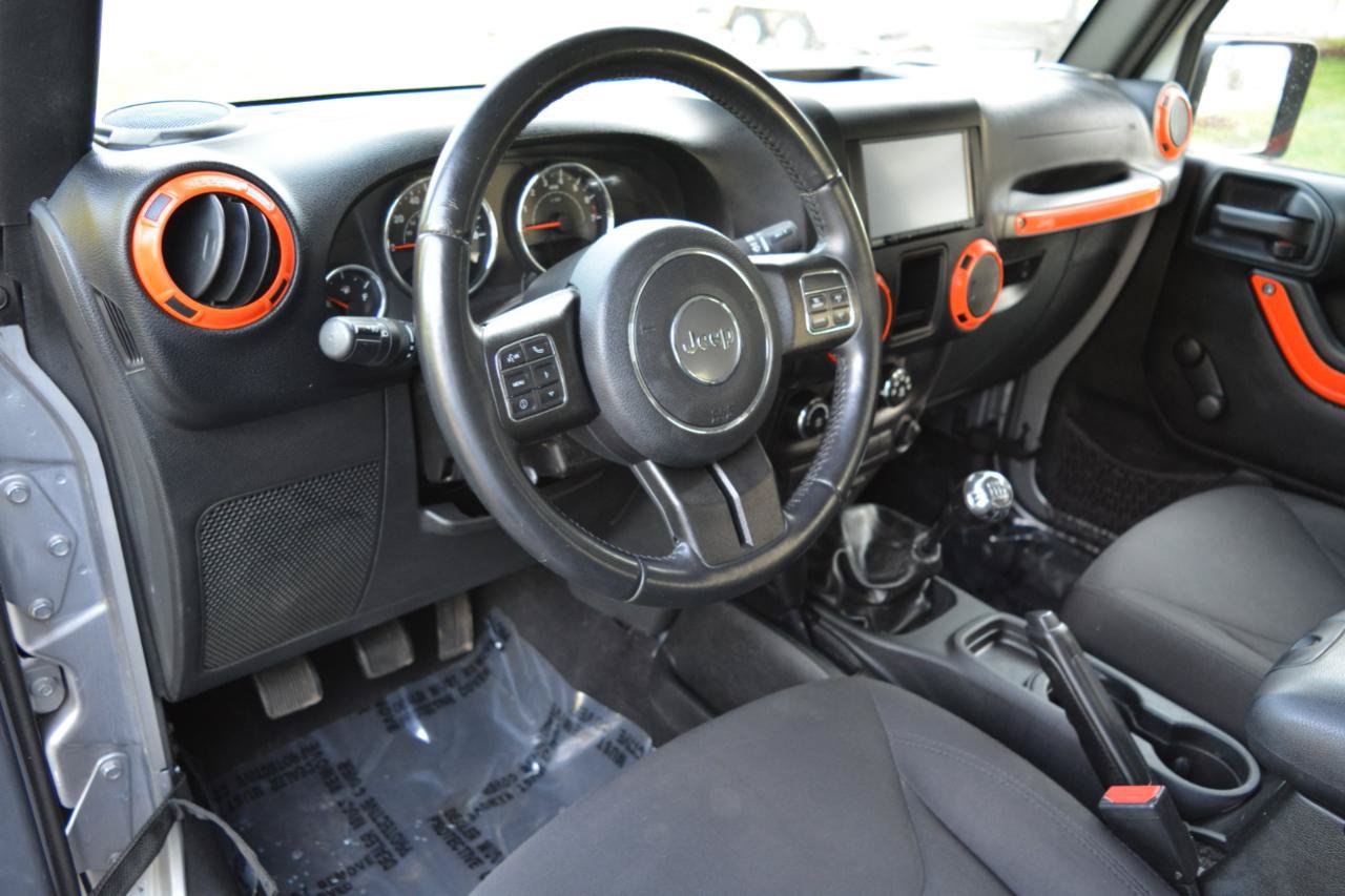 Used 2016 Jeep Wrangler Unlimited Sport w/ Connectivity Group AWD/4WD image 8