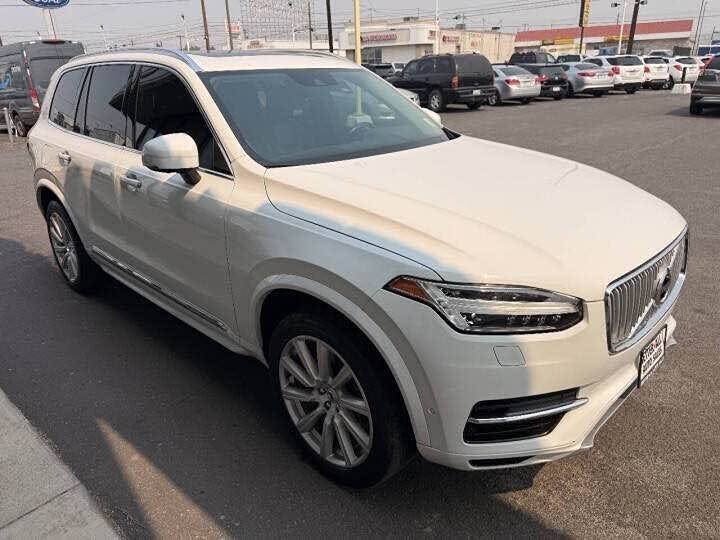 Used 2017 Volvo XC90 T8 Inscription AWD/4WD image 12