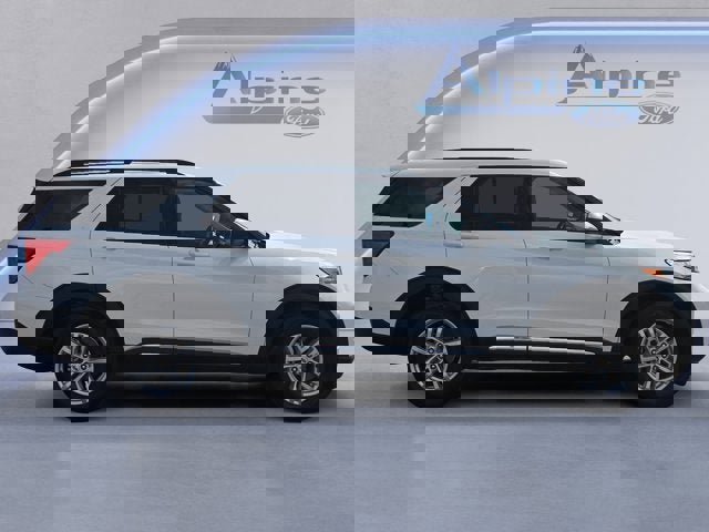 Used 2024 Ford Explorer XLT w/ Equipment Group 202A image 6