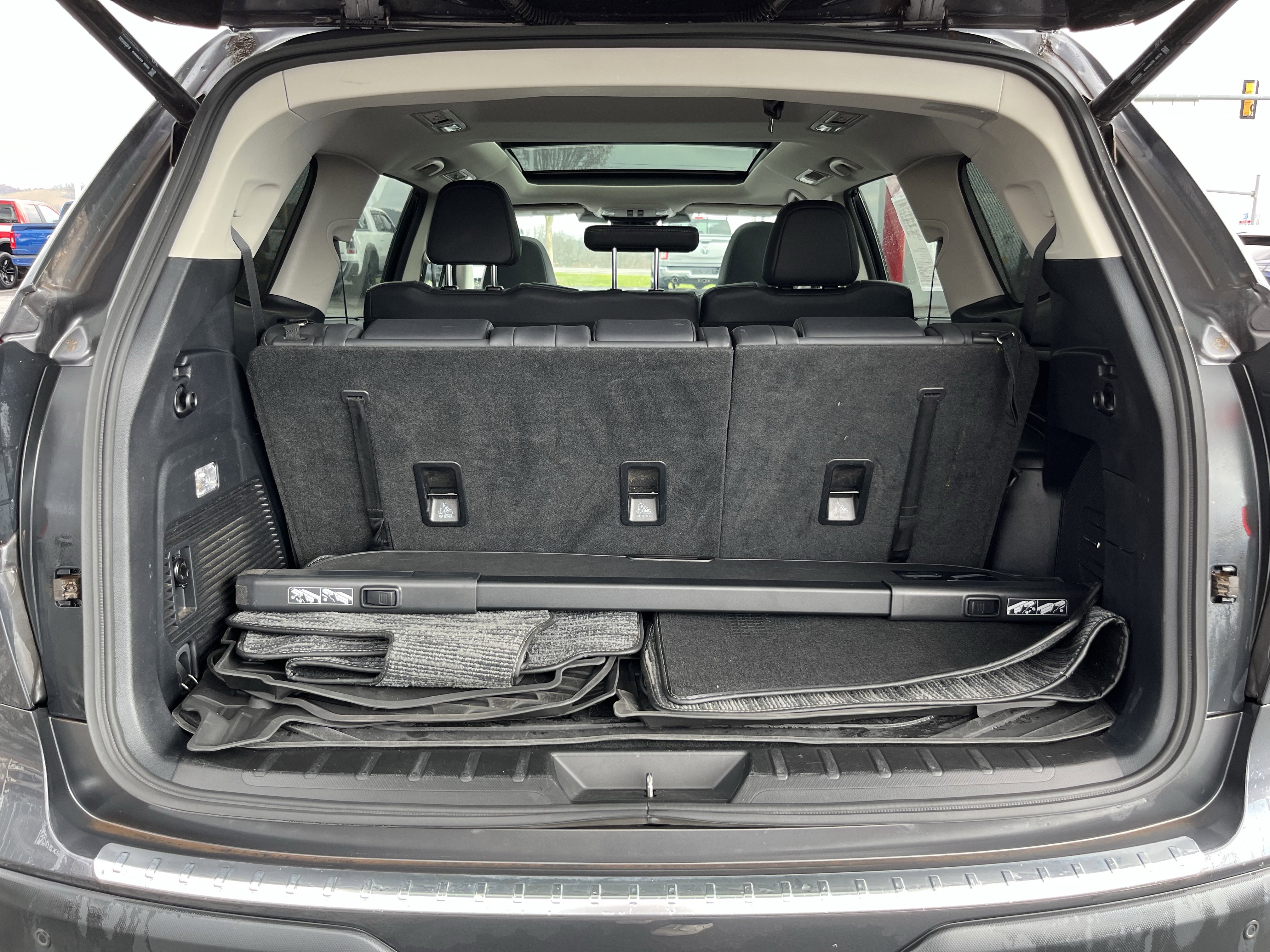 Used 2023 Subaru Ascent Limited w/ Technology Package image 5