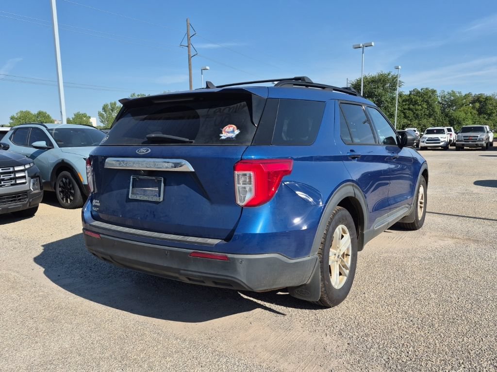 Used 2021 Ford Explorer XLT RWD image 3