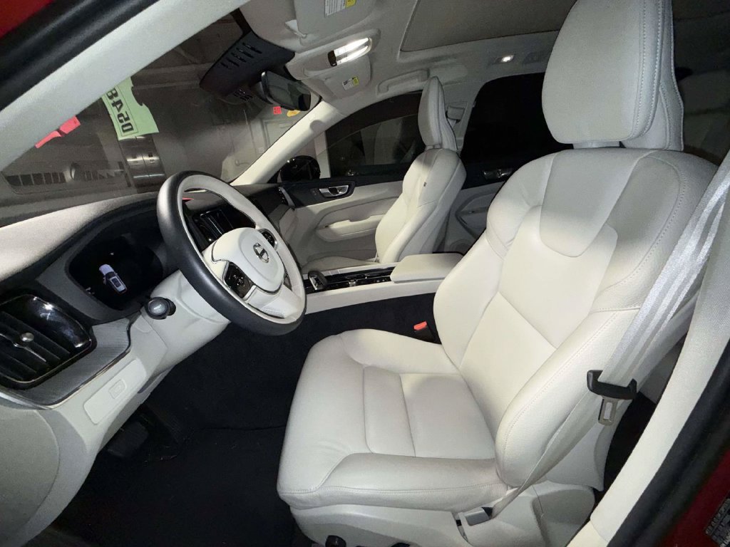 Used 2024 Volvo XC60 B5 Plus w/ Protection Package Premier AWD/4WD image 8