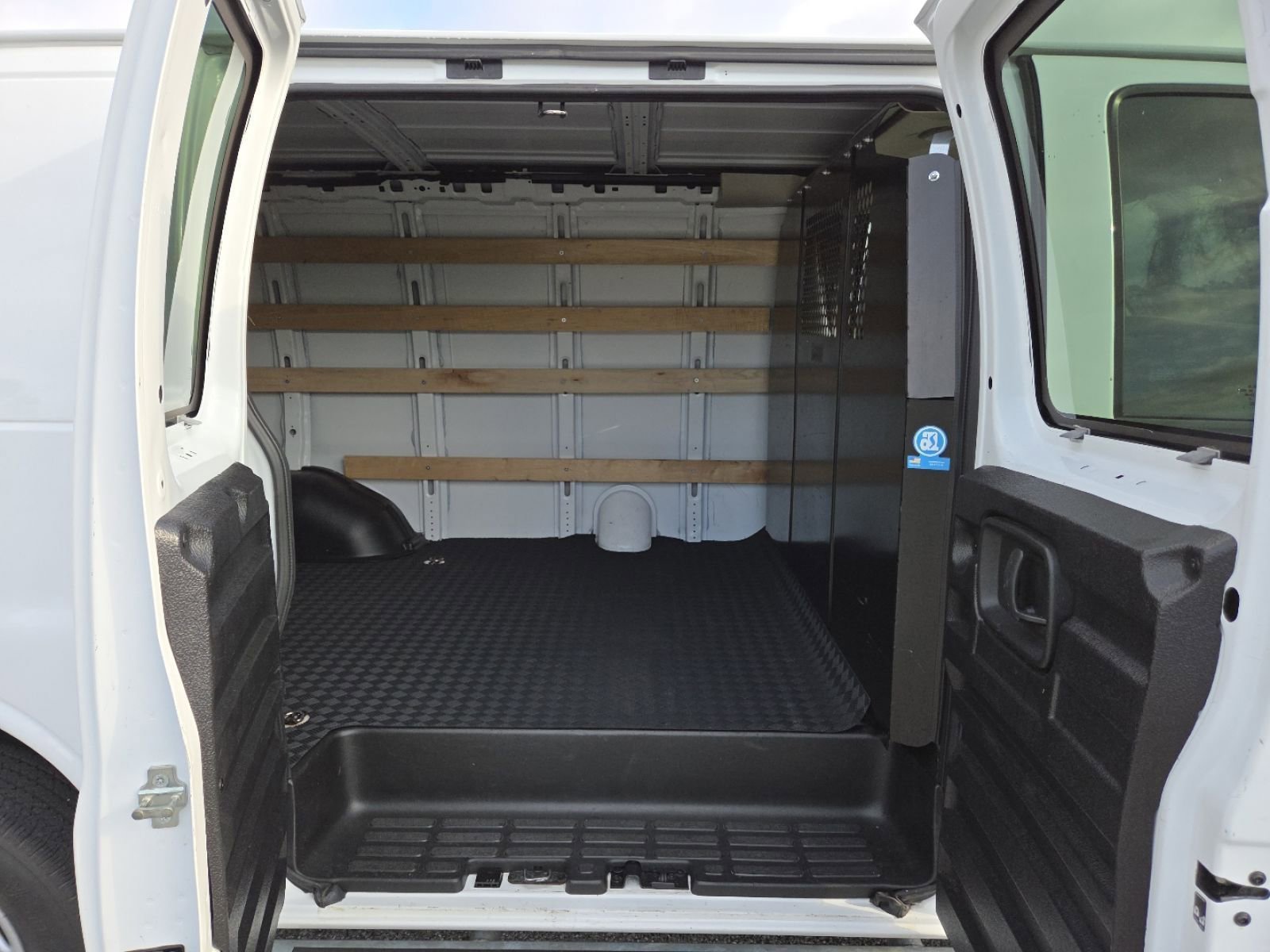 Used 2023 Chevrolet Express 2500 w/ Driver Convenience Package image 19