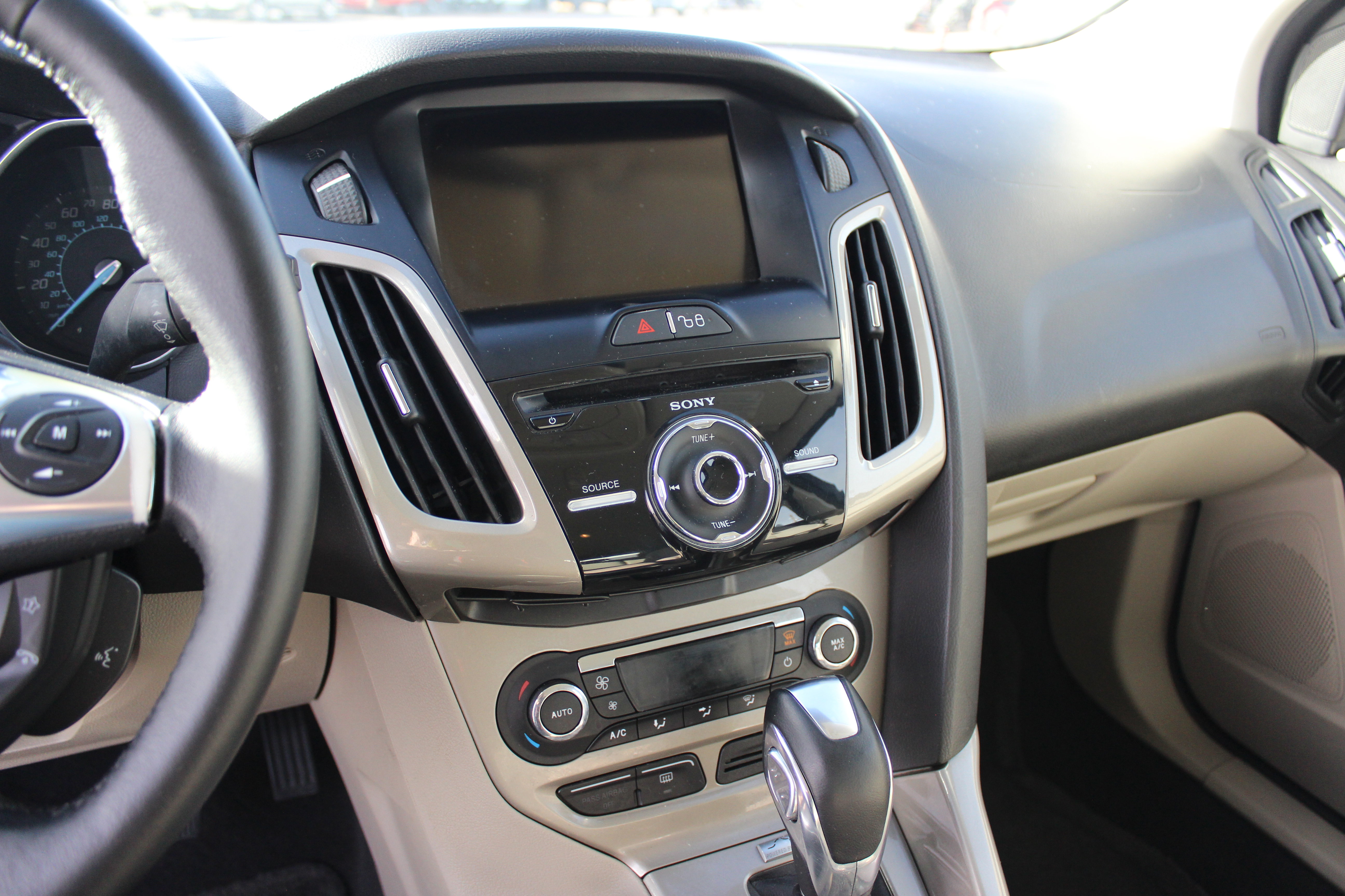 Used 2012 Ford Focus SEL image 20