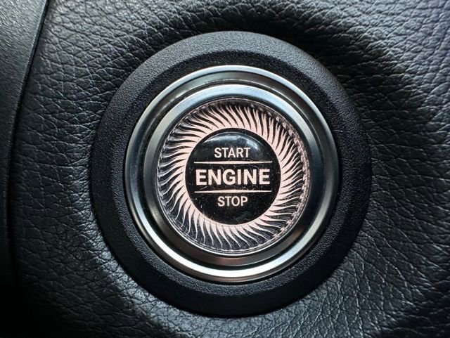 Used 2021 Mercedes-Benz GLC 300 4MATIC image 23