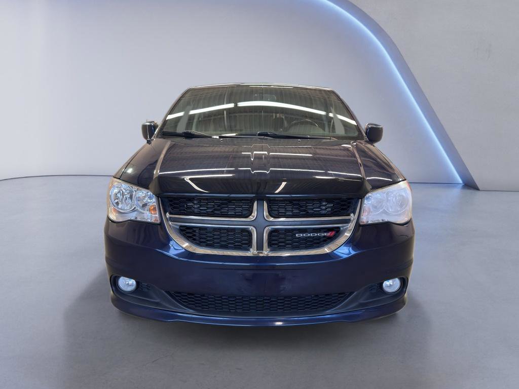 Used 2017 Dodge Grand Caravan SXT FWD image 2