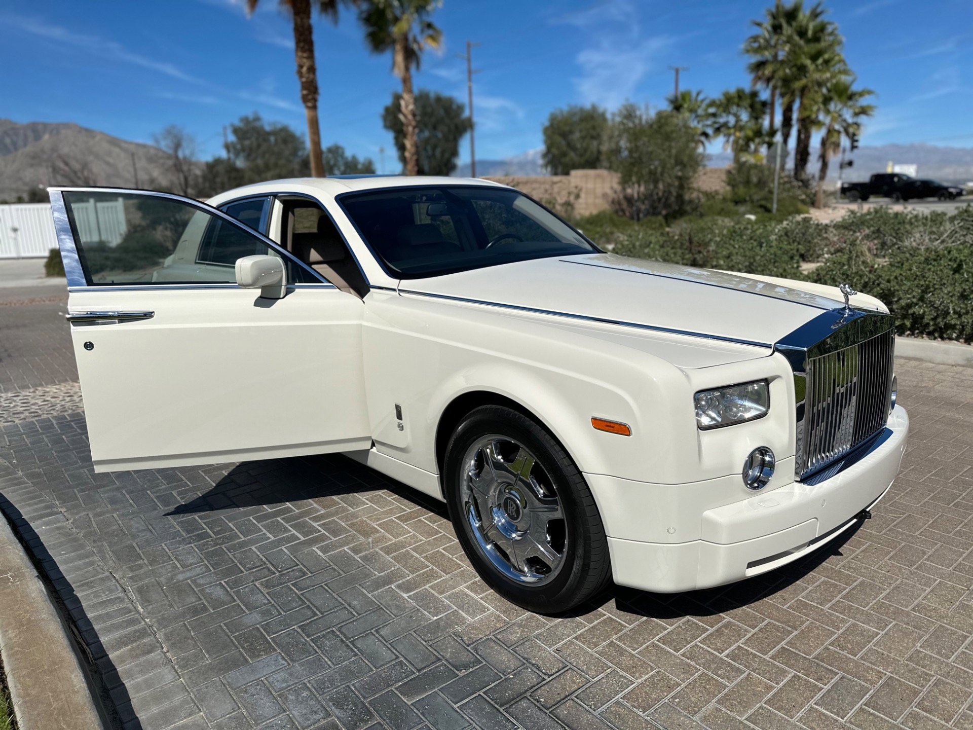 Used 2007 Rolls-Royce Phantom Sedan RWD image 27