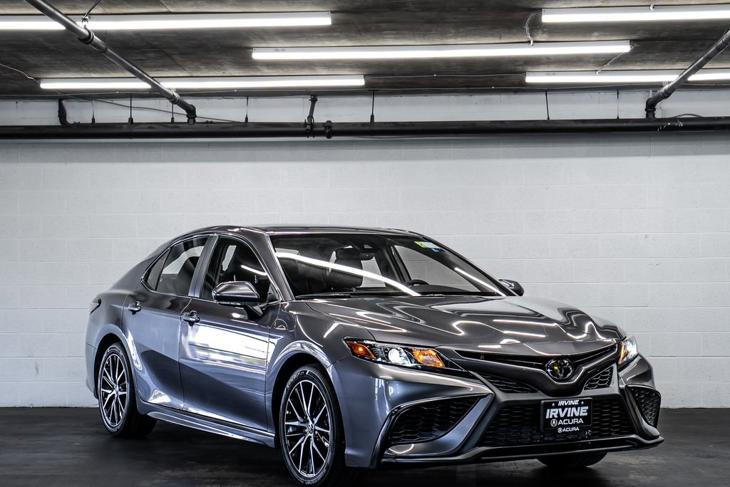 Used 2022 Toyota Camry SE w/ Convenience Package FWD image 7