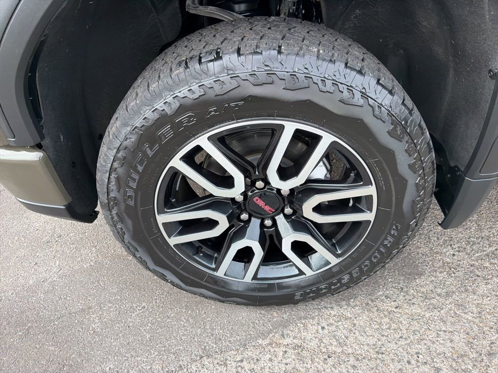 Used 2023 GMC Sierra 1500 AT4 w/ AT4 Preferred Package image 10