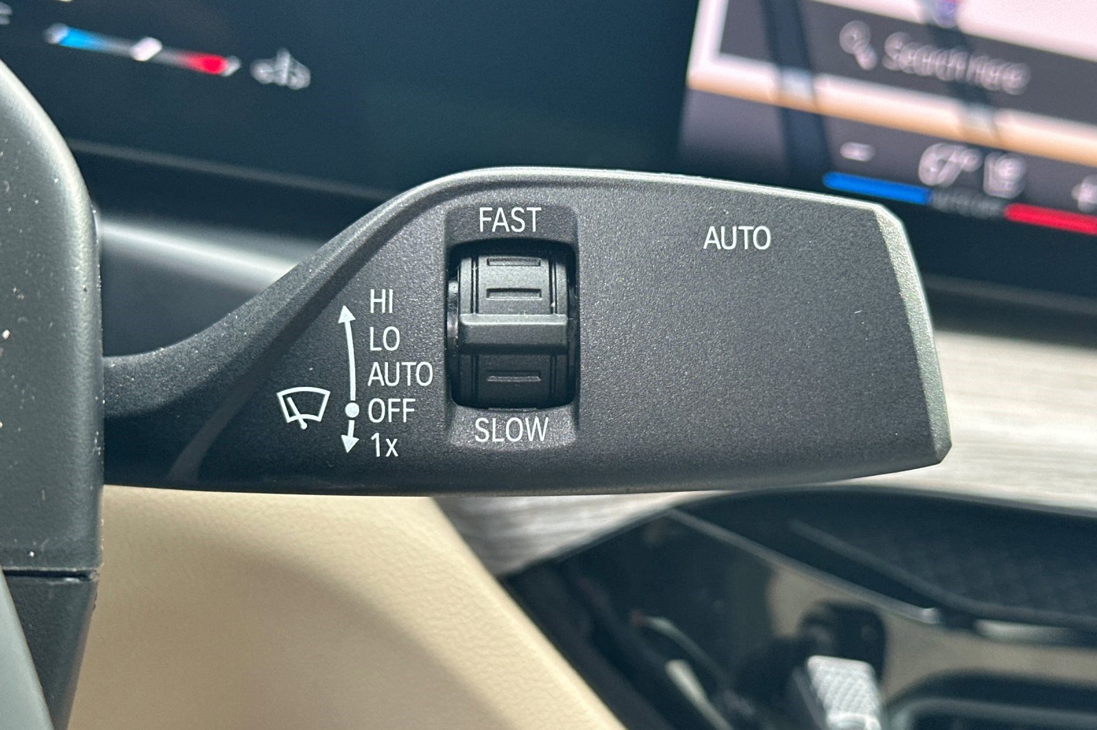 Used 2025 BMW 330i Sedan w/ Convenience Package image 33