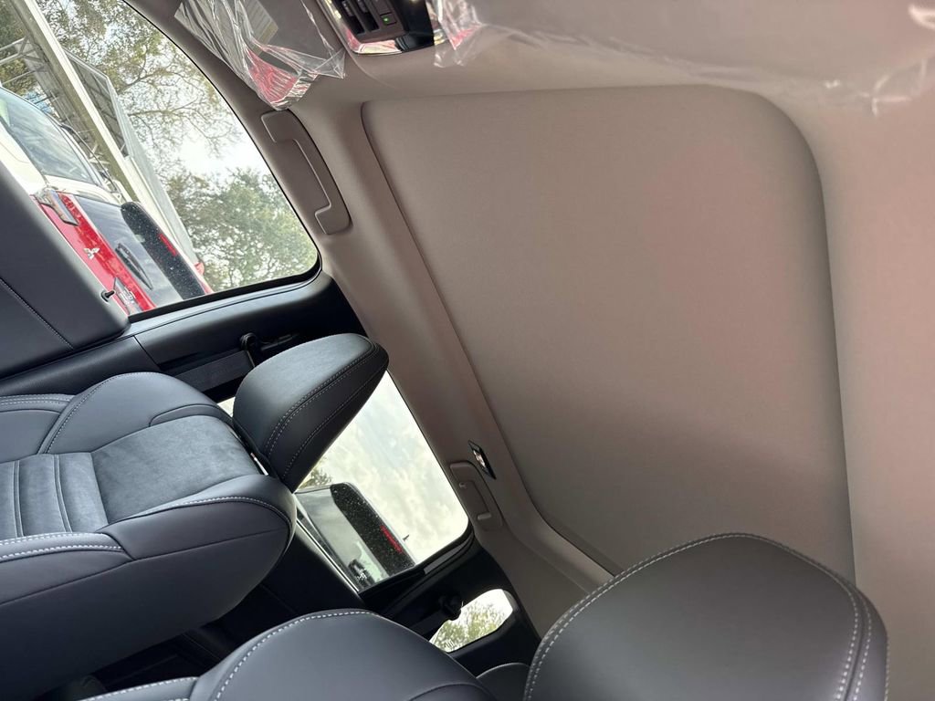 New 2026 Mitsubishi Outlander SE image 42