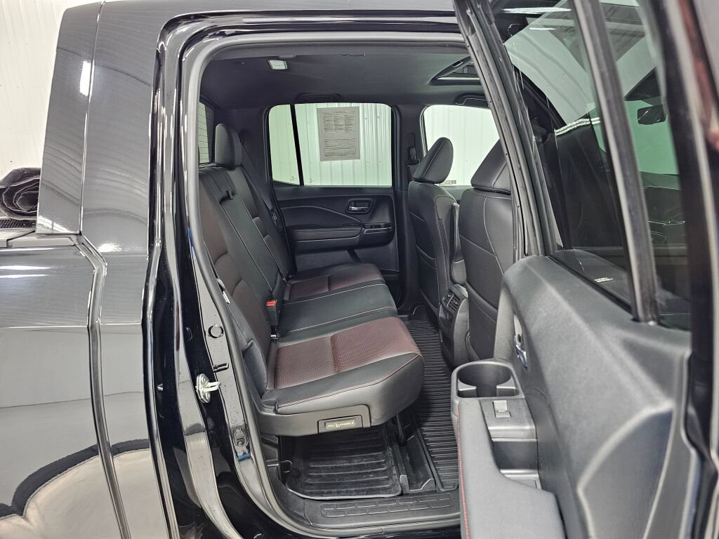 Used 2022 Honda Ridgeline Black Edition image 17