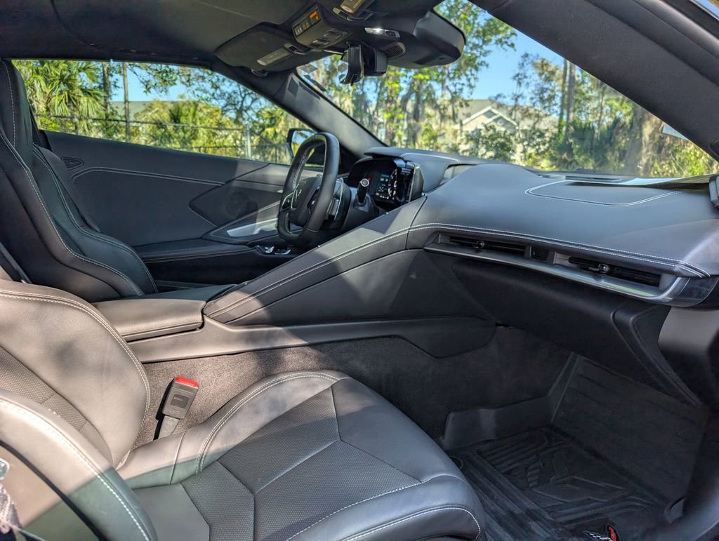 Used 2024 Chevrolet Corvette Stingray Convertible w/ Z51 Performance Package image 18