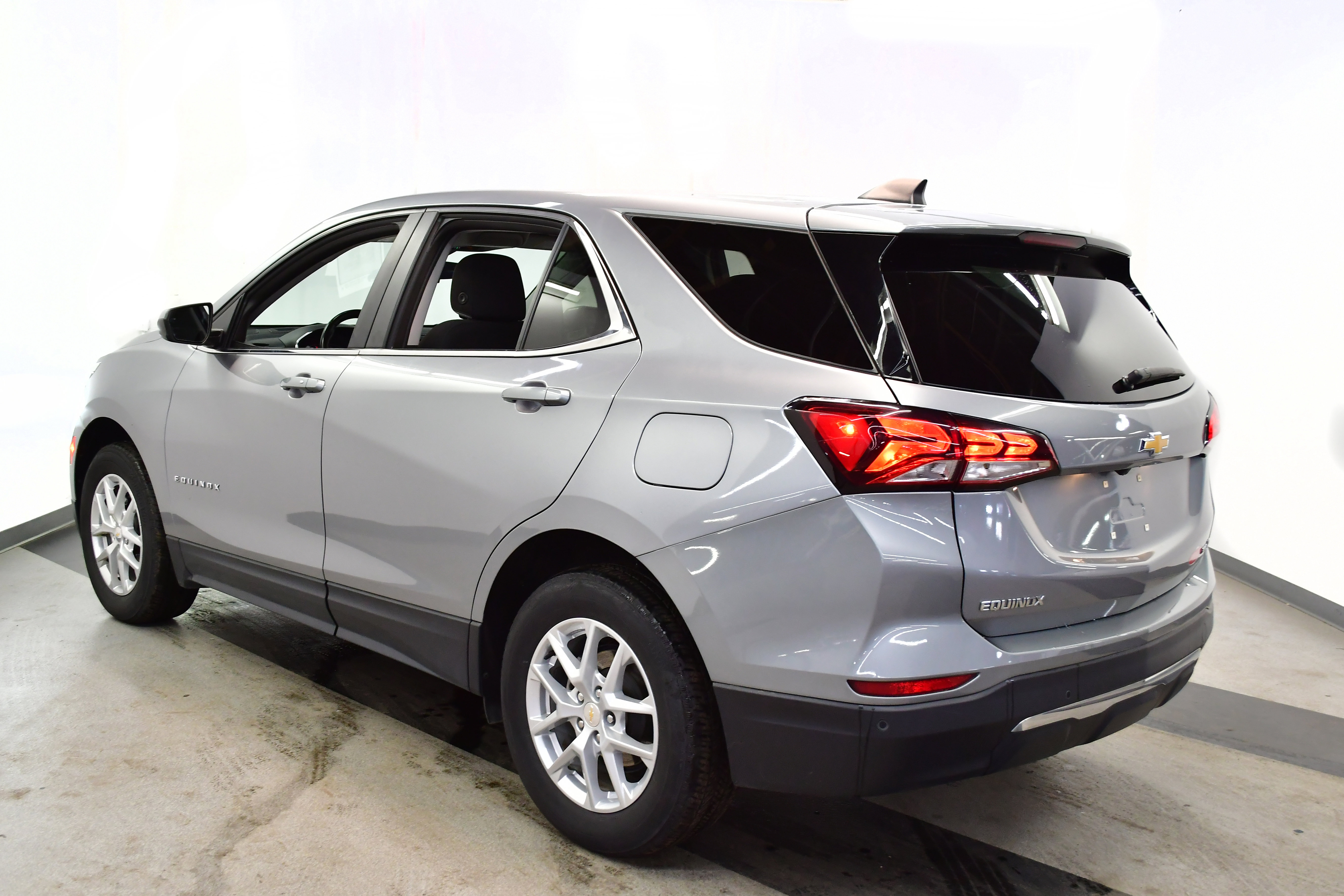 Used 2024 Chevrolet Equinox LT image 5