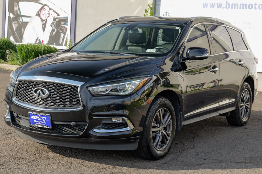 Used 2017 INFINITI QX60 Luxe w/ Premium Plus Package AWD/4WD image 3