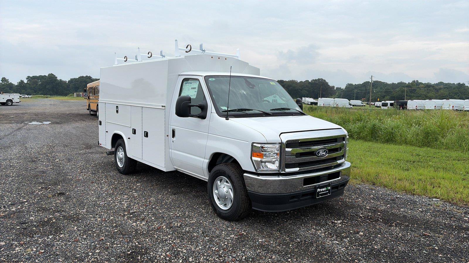 New 2027 Ford E-350 and Econoline 350 Super Duty w/ Power Equipment Group RWD image 7
