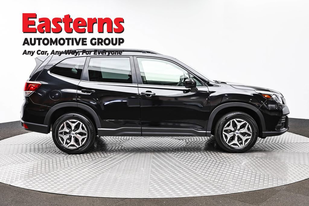 Used 2022 Subaru Forester Premium image 4