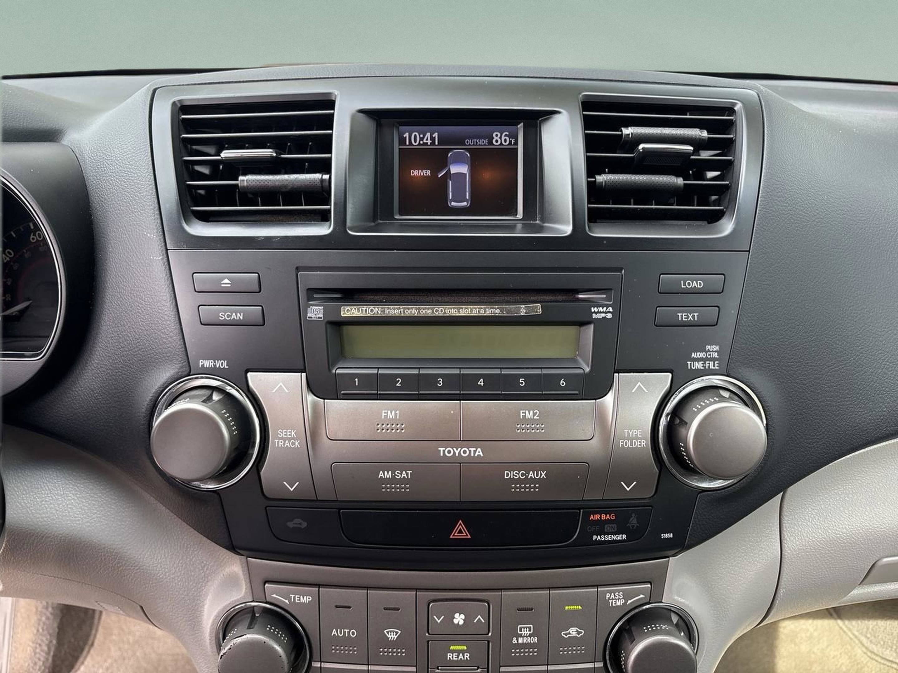 Used 2010 Toyota Highlander SE FWD image 23