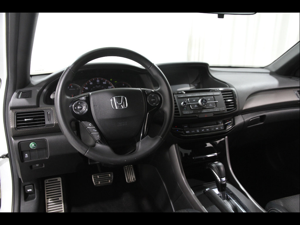 Used 2016 Honda Accord Sport image 6