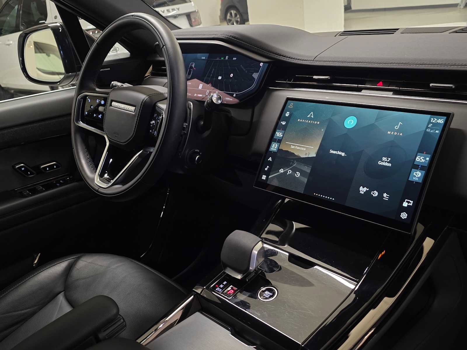 Used 2025 Land Rover Range Rover Sport image 11