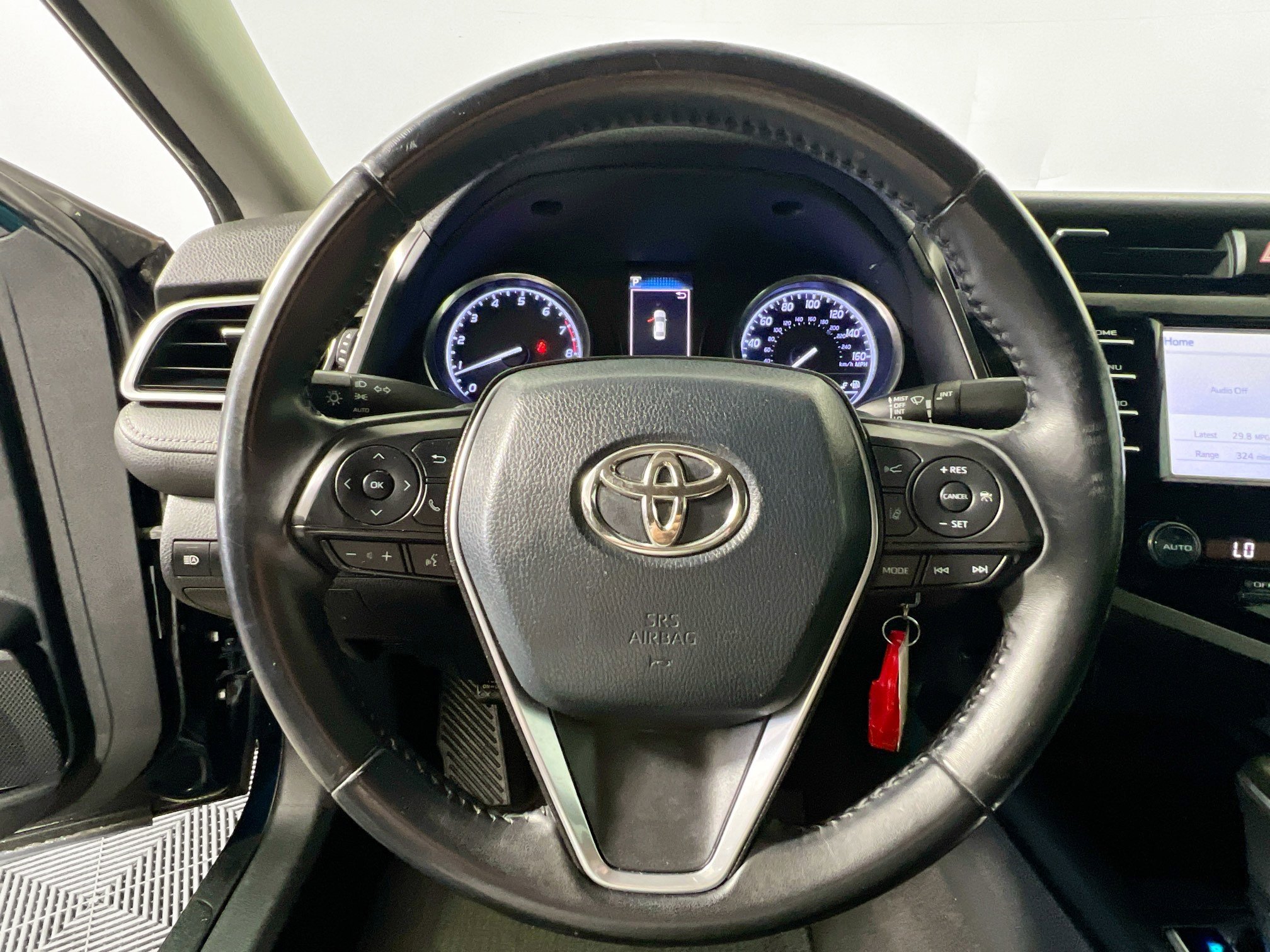 Used 2018 Toyota Camry SE FWD image 17