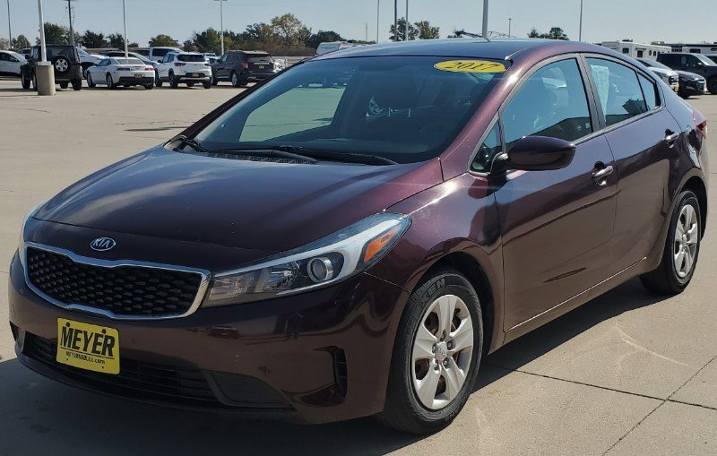 Used 2017 Kia Forte LX image 4