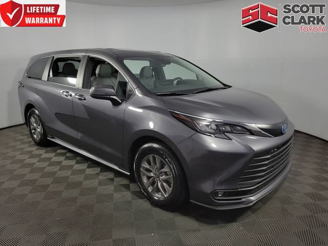 Used 2025 Toyota Sienna XLE