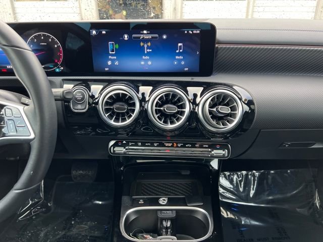 Used 2025 Mercedes-Benz CLA 250 4MATIC image 23