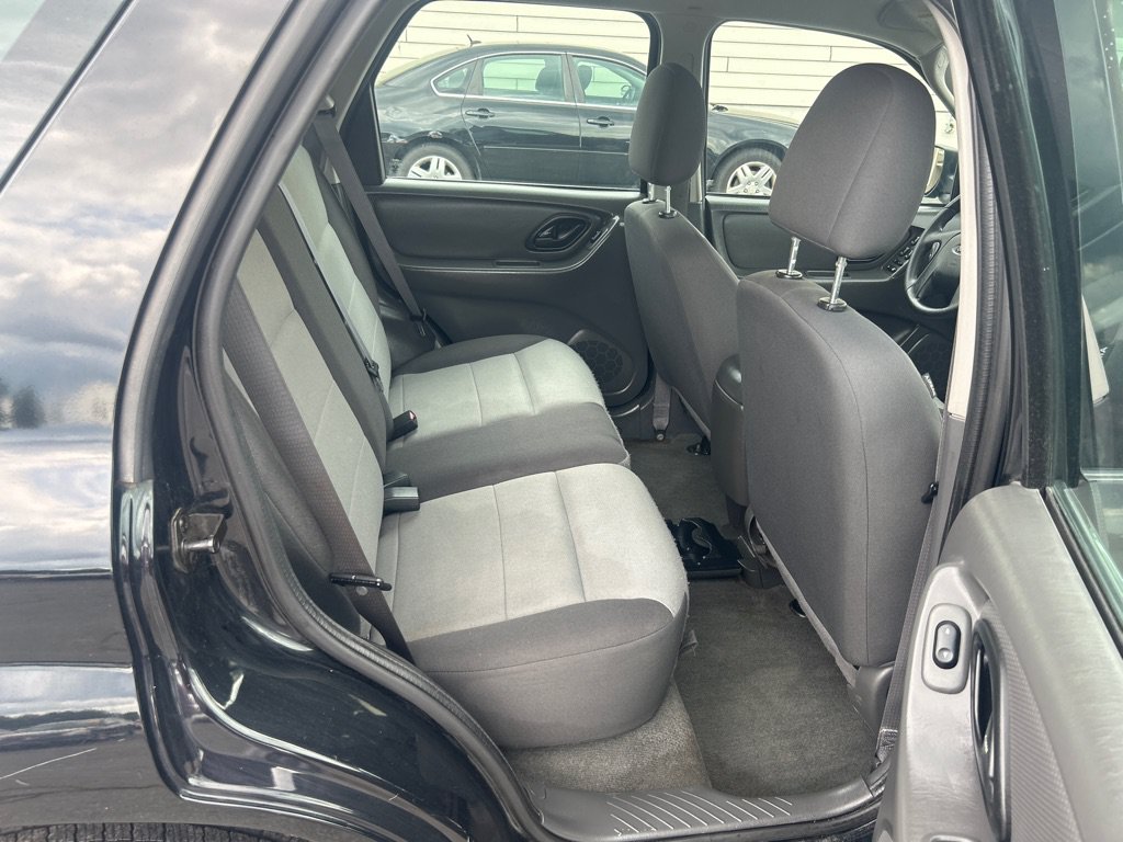 Used 2007 Ford Escape XLS AWD/4WD image 12