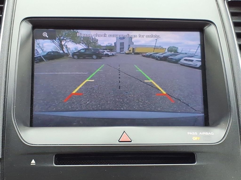 Used 2013 Ford Taurus SEL FWD image 18