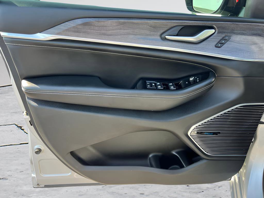 Used 2022 Jeep Grand Cherokee L Overland image 38