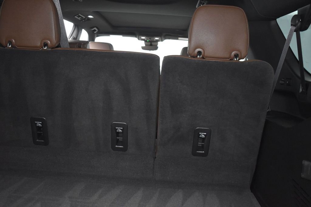 Used 2023 Chevrolet Suburban High Country RWD image 21