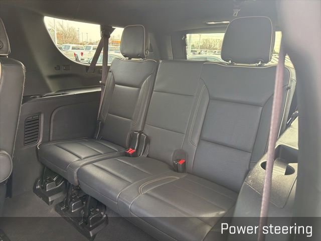 Used 2023 Chevrolet Suburban Premier image 32
