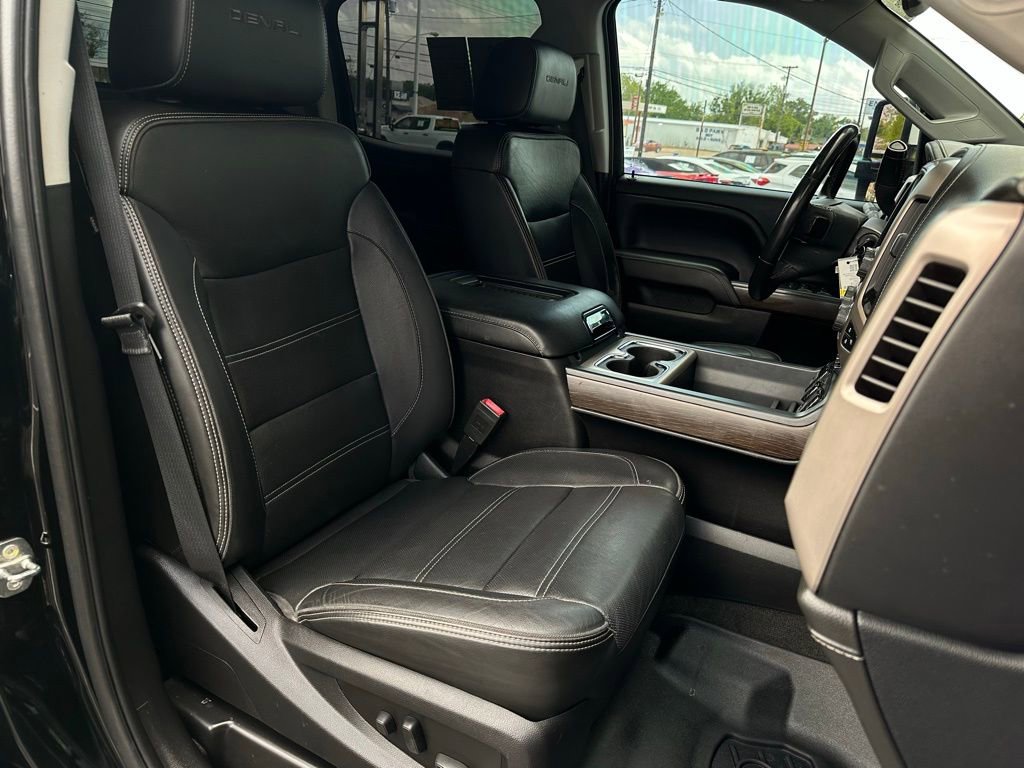 Used 2018 GMC Sierra 3500 Denali w/ Duramax Plus Package image 17