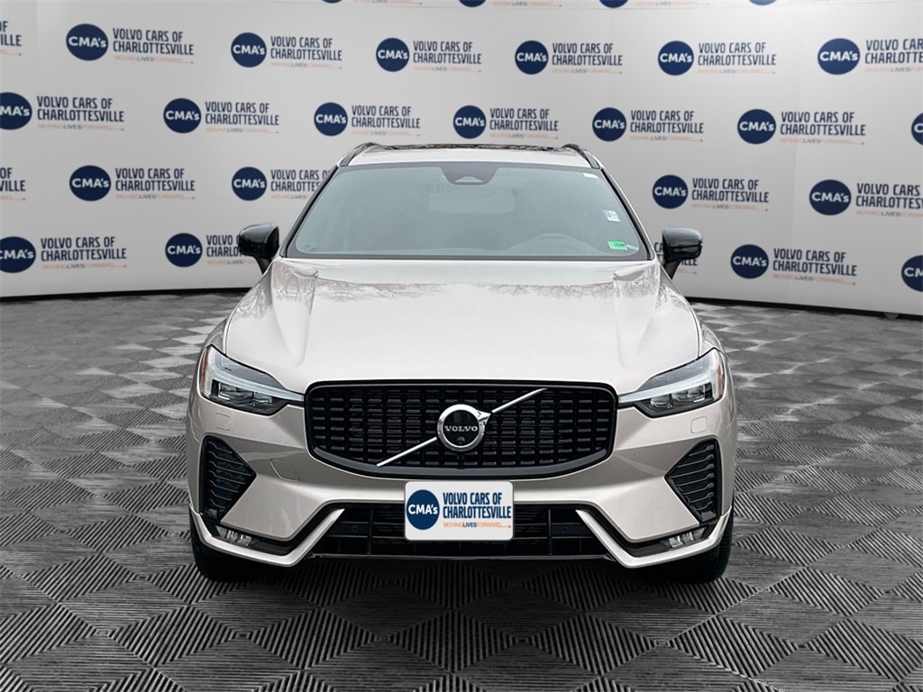 Certified 2023 Volvo XC60 B5 Plus w/ Climate Package image 8