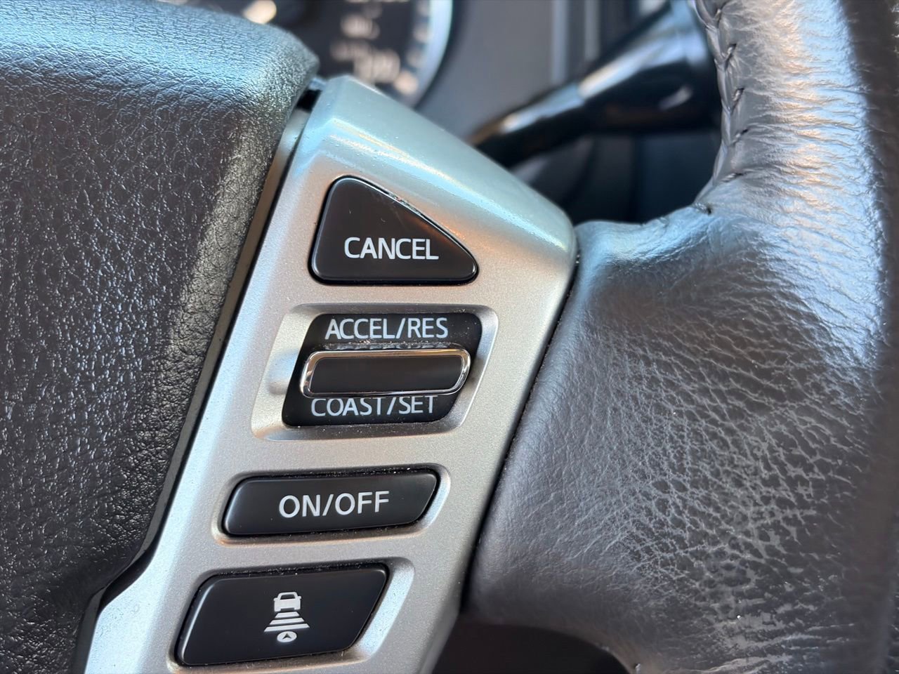 Certified 2024 Nissan Titan SV w/ SV Convenience Package RWD image 28