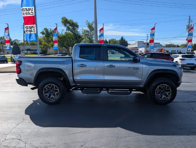 Used 2024 Chevrolet Colorado ZR2 w/ Technology Package AWD/4WD image 6