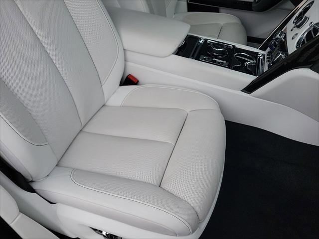 Certified 2023 Rolls-Royce Cullinan Black Badge w/ Dark Exterior Package image 8