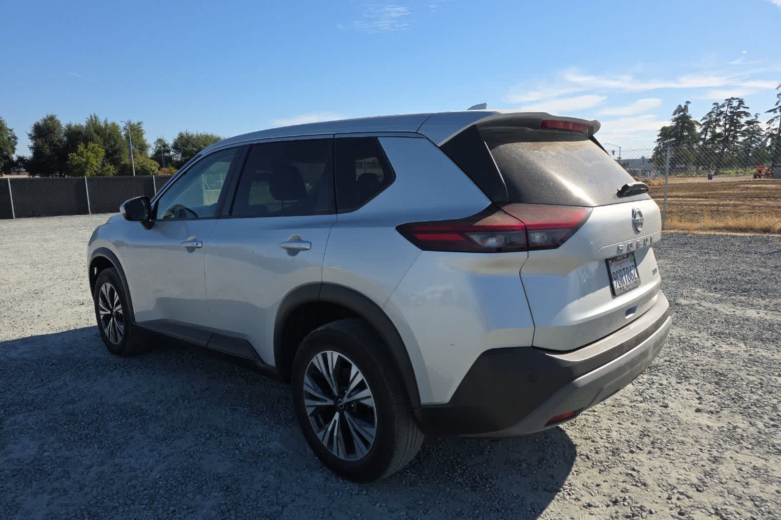 Used 2023 Nissan Rogue SV FWD image 7