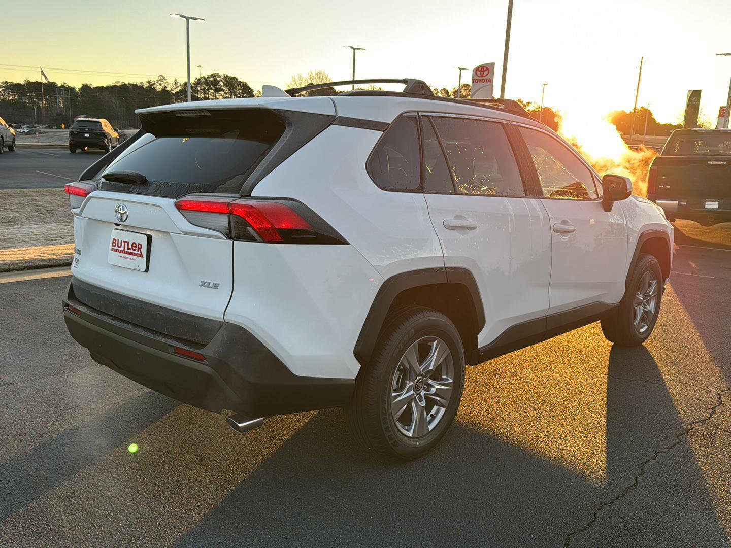 Used 2025 Toyota RAV4 XLE image 5