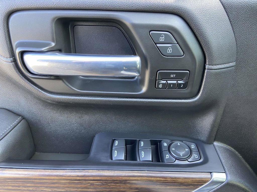 Used 2021 Chevrolet Silverado 1500 High Country w/ Technology Package image 19