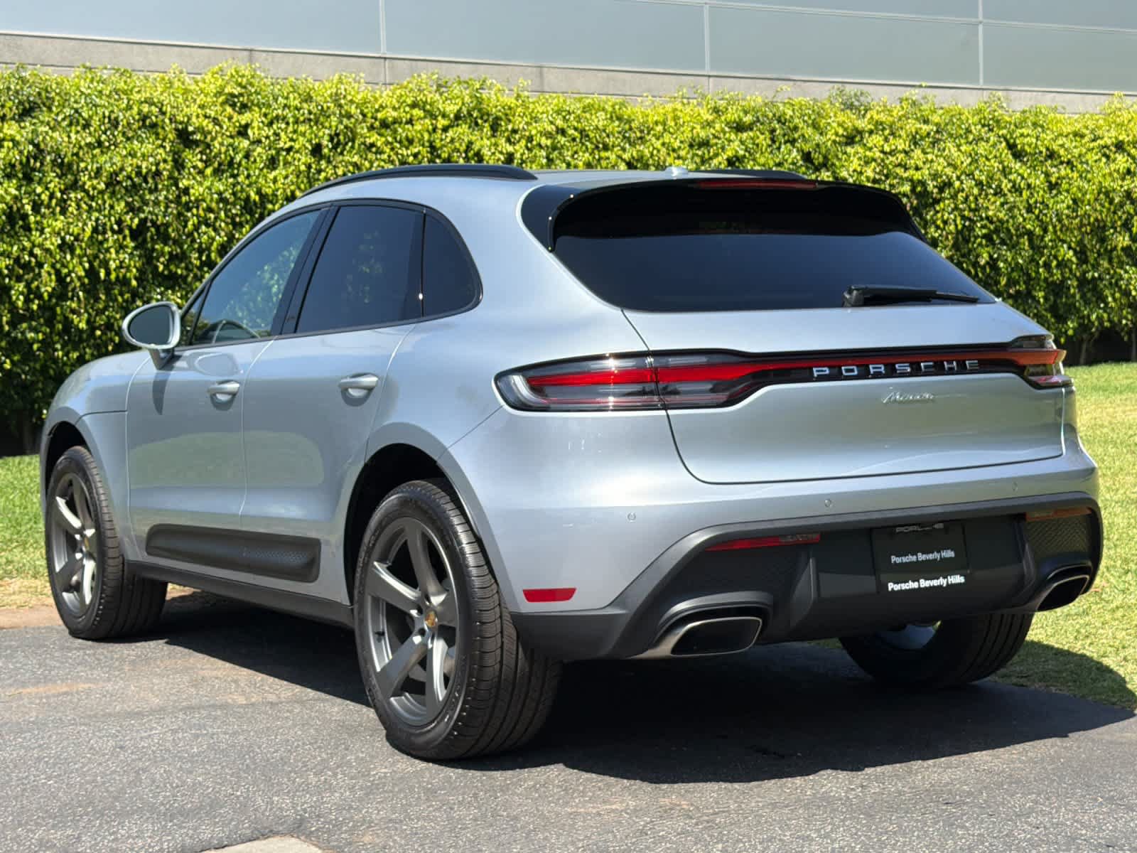 New 2026 Porsche Macan AWD/4WD image 3