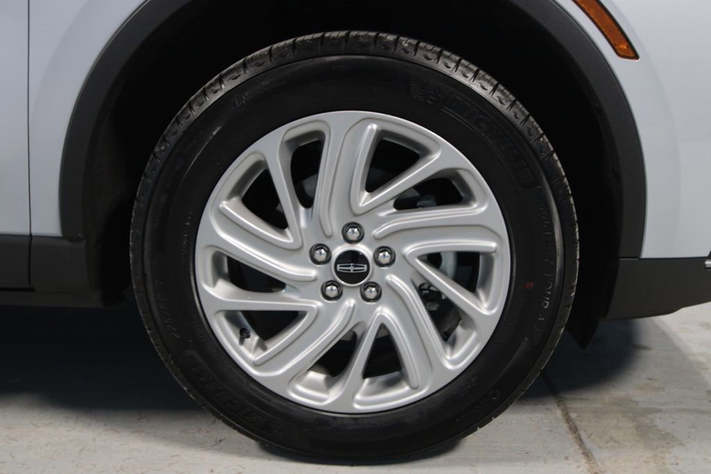 Used 2025 Lincoln Corsair AWD image 37