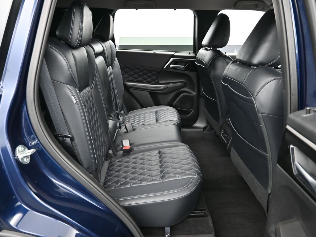 Used 2024 Mitsubishi Outlander SEL image 40