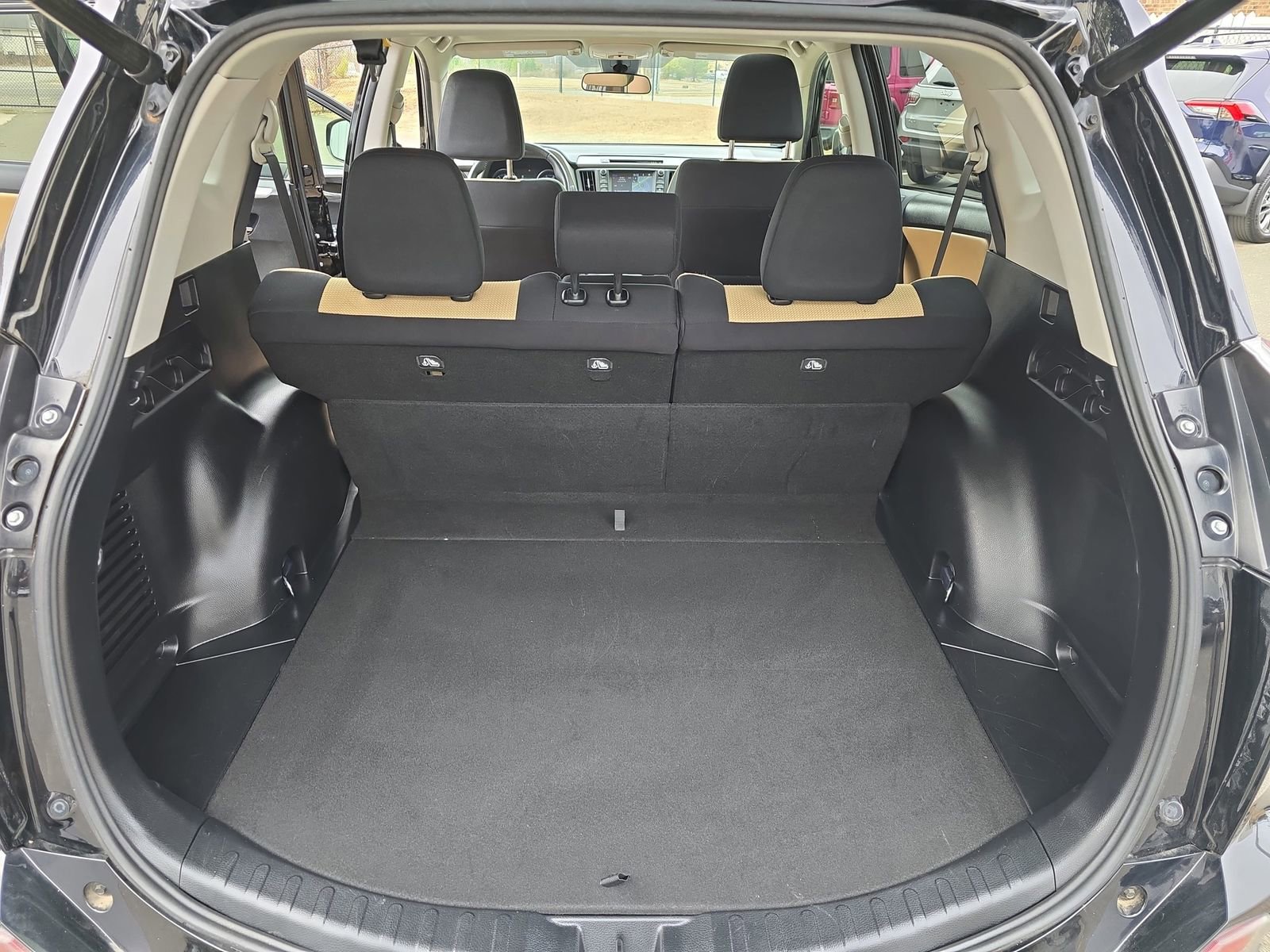 Used 2017 Toyota RAV4 XLE image 16