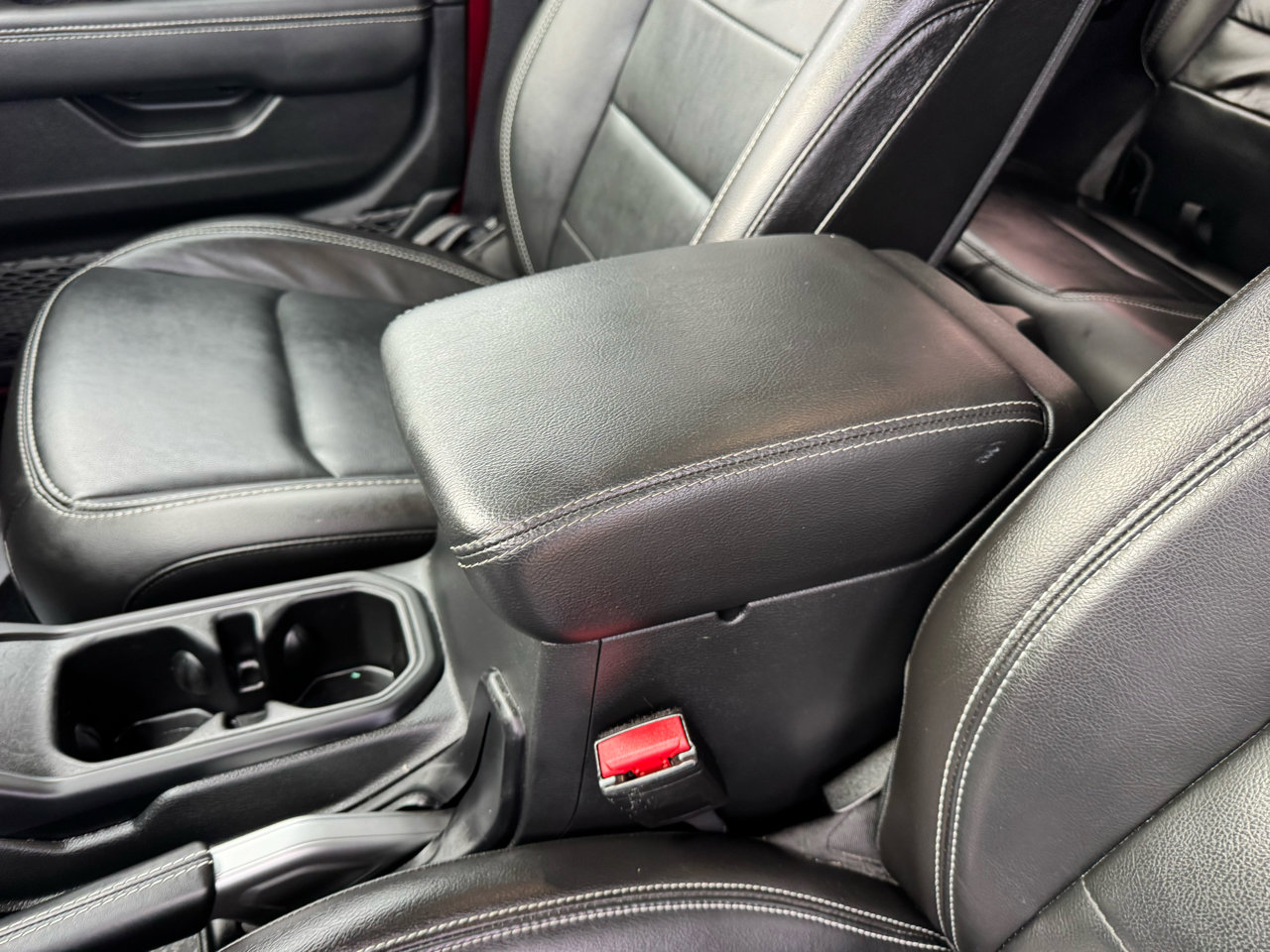 Used 2022 Jeep Wrangler Unlimited Sahara w/ Cold Weather Group image 26