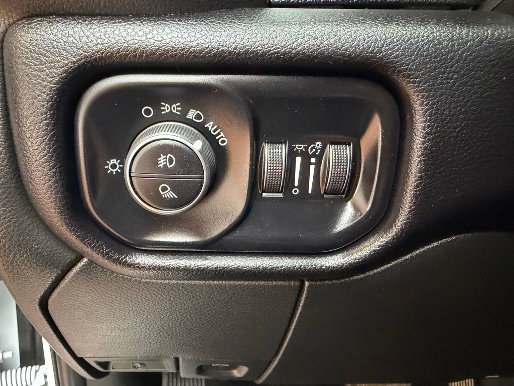 Used 2024 RAM 2500 Laramie AWD/4WD image 20