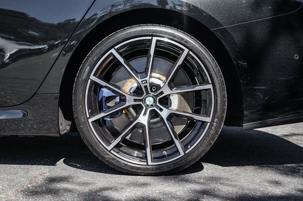 Used 2026 BMW M850i xDrive w/ M Carbon Exterior Package AWD/4WD image 8