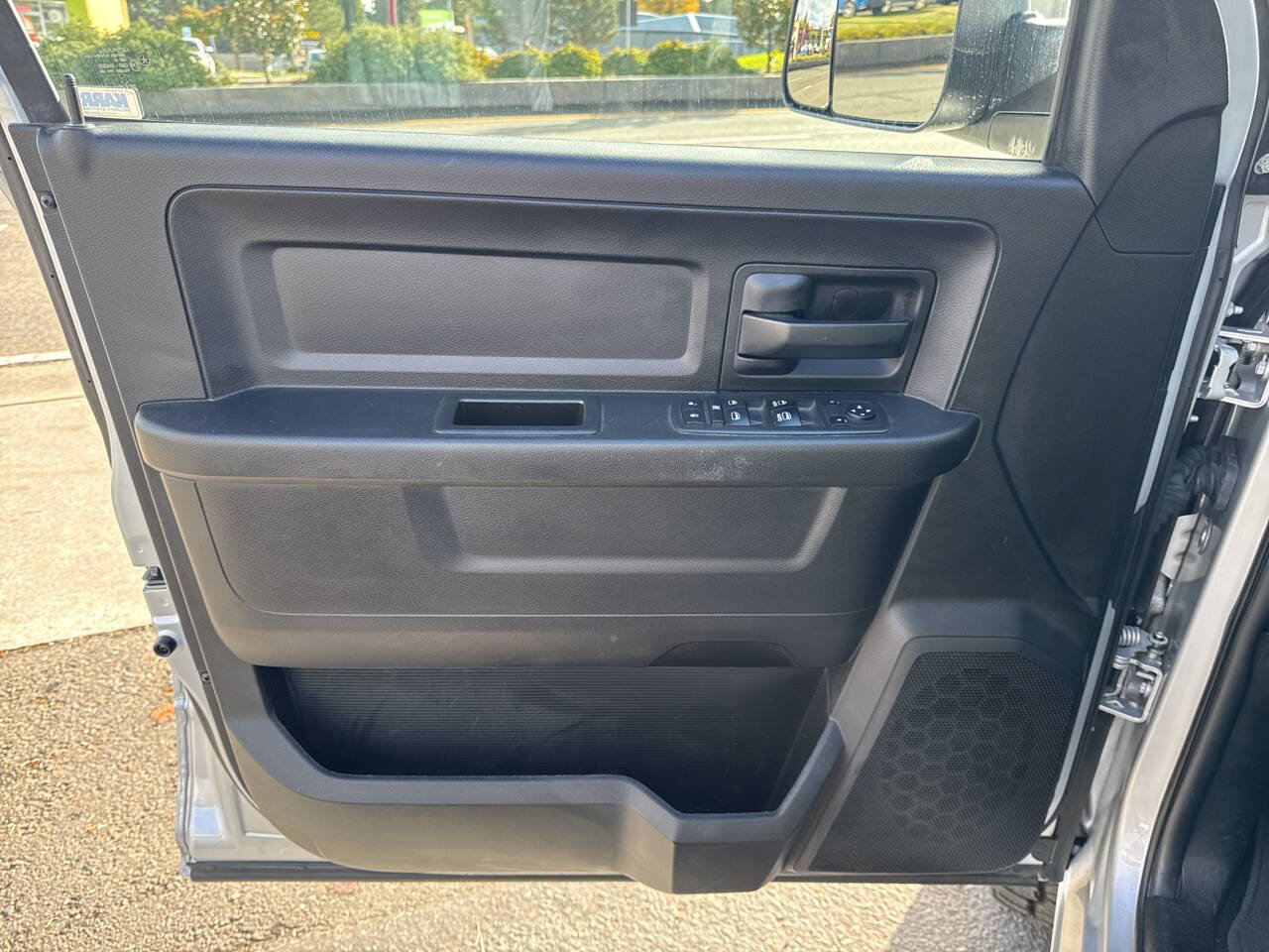 Used 2018 RAM 2500 Tradesman w/ Chrome Appearance Group image 25